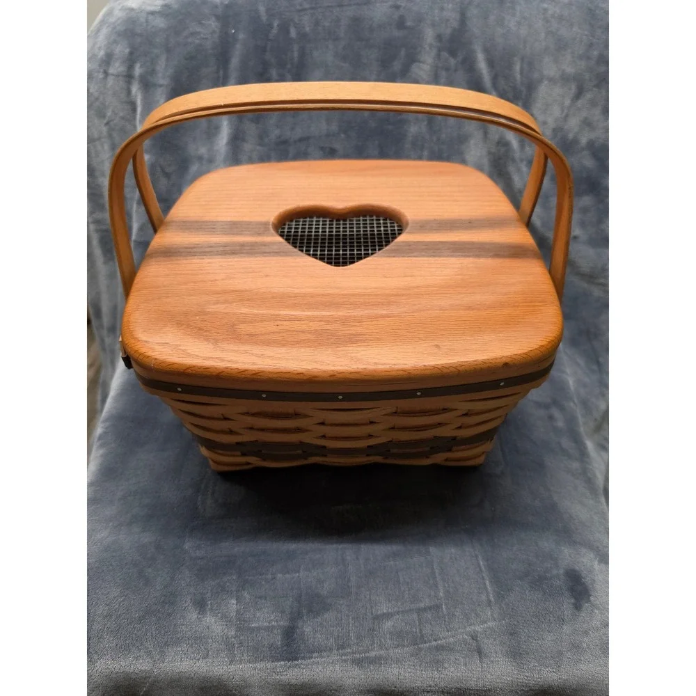 Bradford Basket Co 1998 Handwoven Wooden Pie Basket Heart Lid Riser USA Made